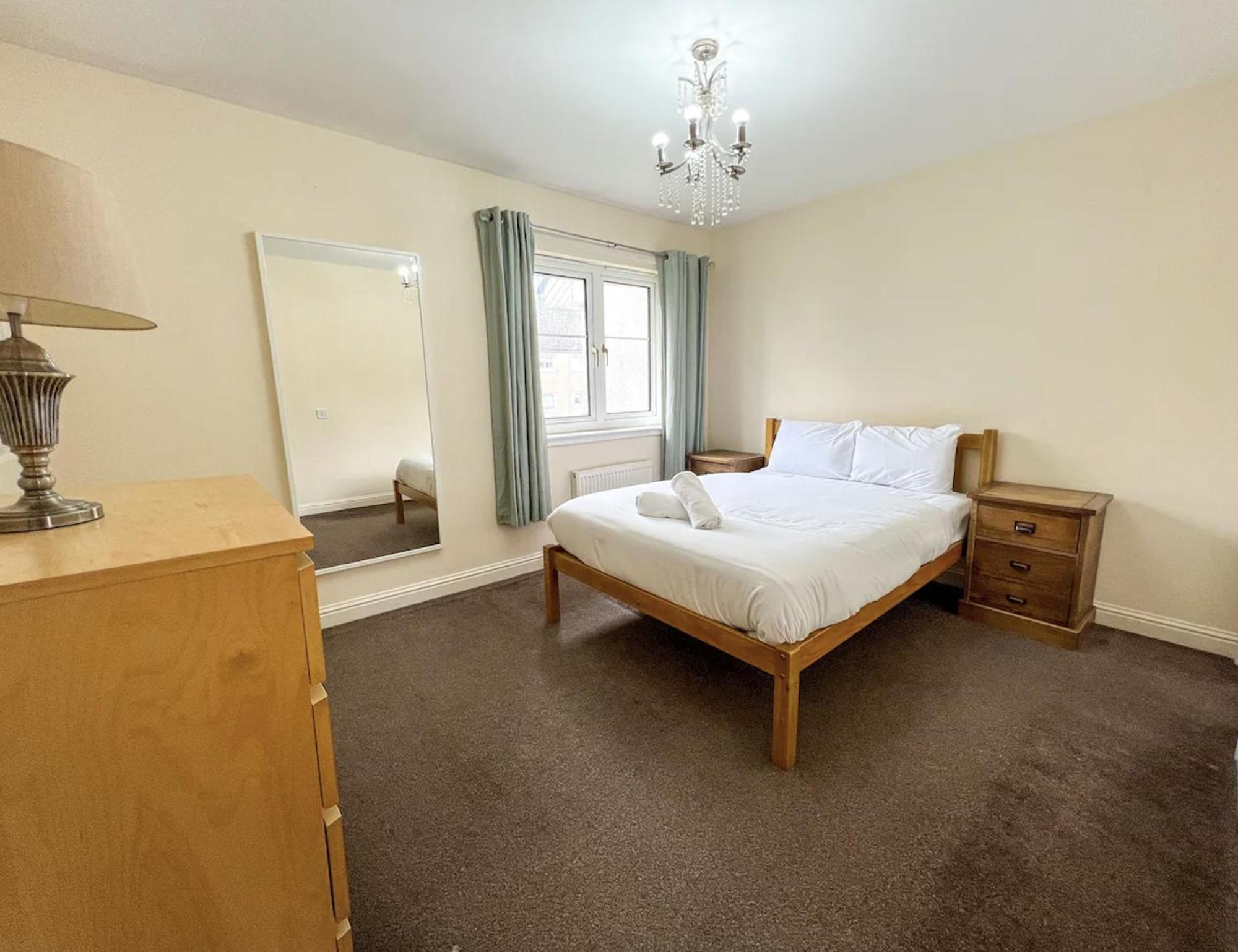 Glasgow Central - Entire House - Free Parking , Free Super Fast Wifi , Private Garden & Parking Security Exterior foto