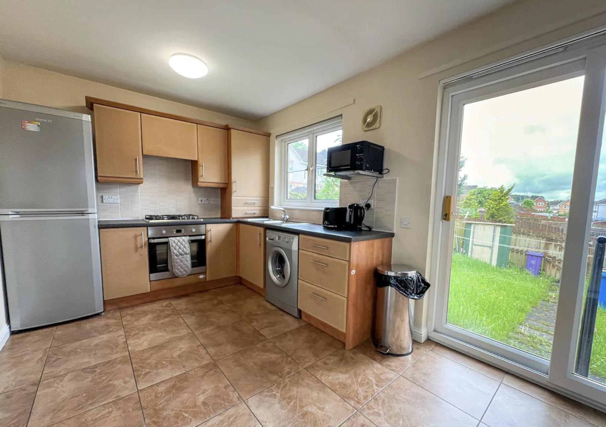 Glasgow Central - Entire House - Free Parking , Free Super Fast Wifi , Private Garden & Parking Security Exterior foto